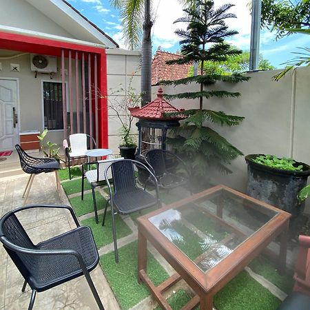 Reddoorz Near Pantai Idola Banyutowo Hotel D'Llala Pati Extérieur photo